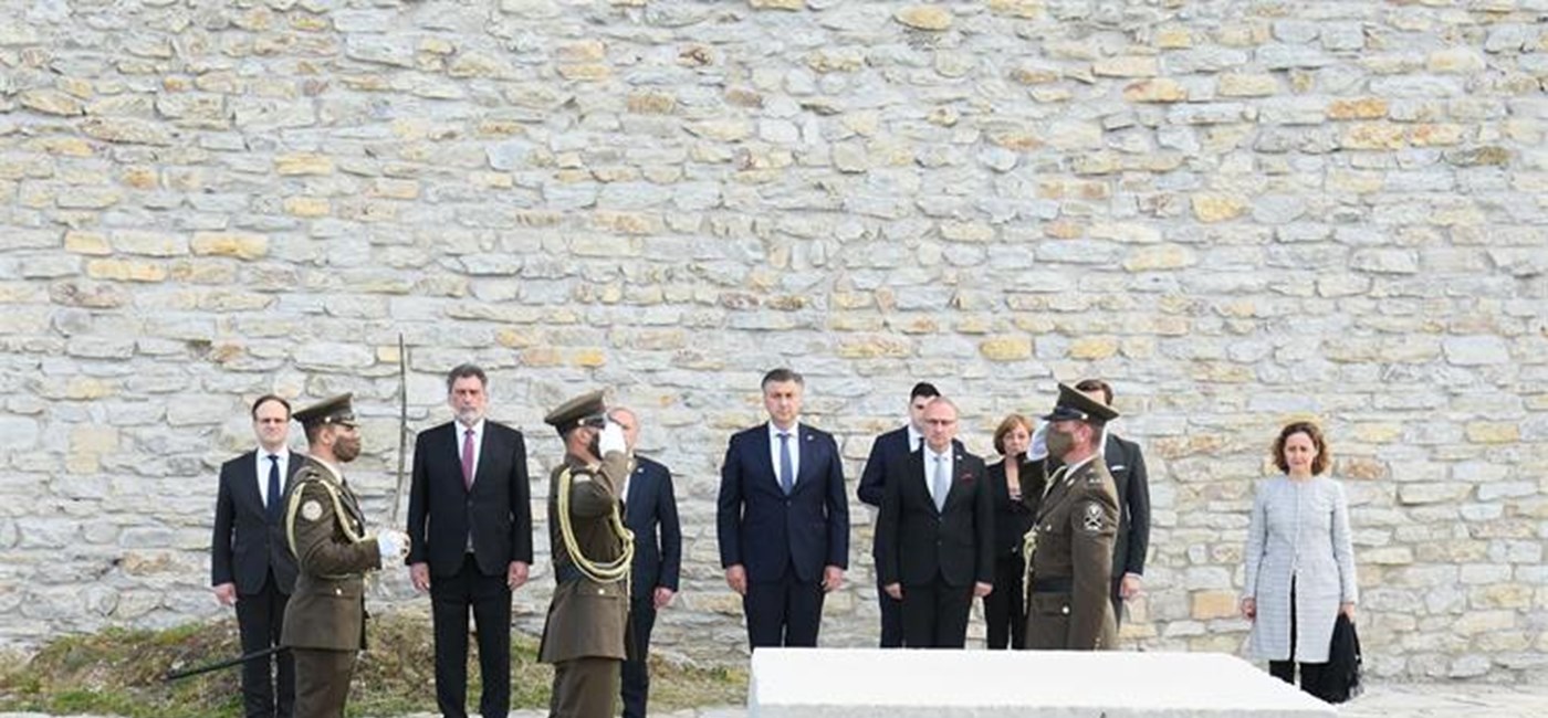 Predsjednici Sabora i Vlade položili vijence na Oltaru domovine